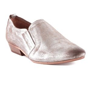 Seychelles distressed pewter loafers